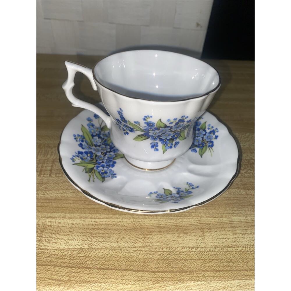 VTG Royal Windsor Teacup & Saucer Set Fine Bone China England Blue Floral